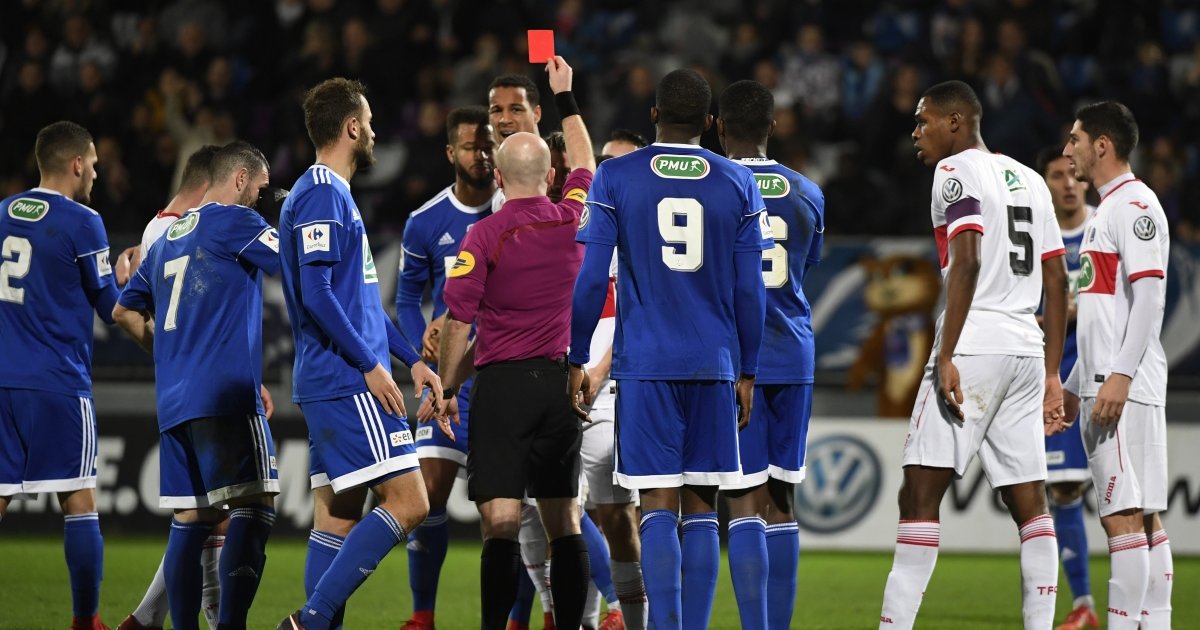 Incident de 24 cartons rouges dans un match français