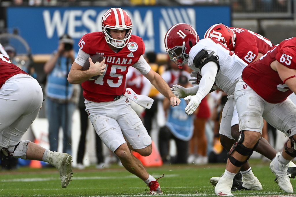 Fernando Mendoza brille lors du jour des professionnels