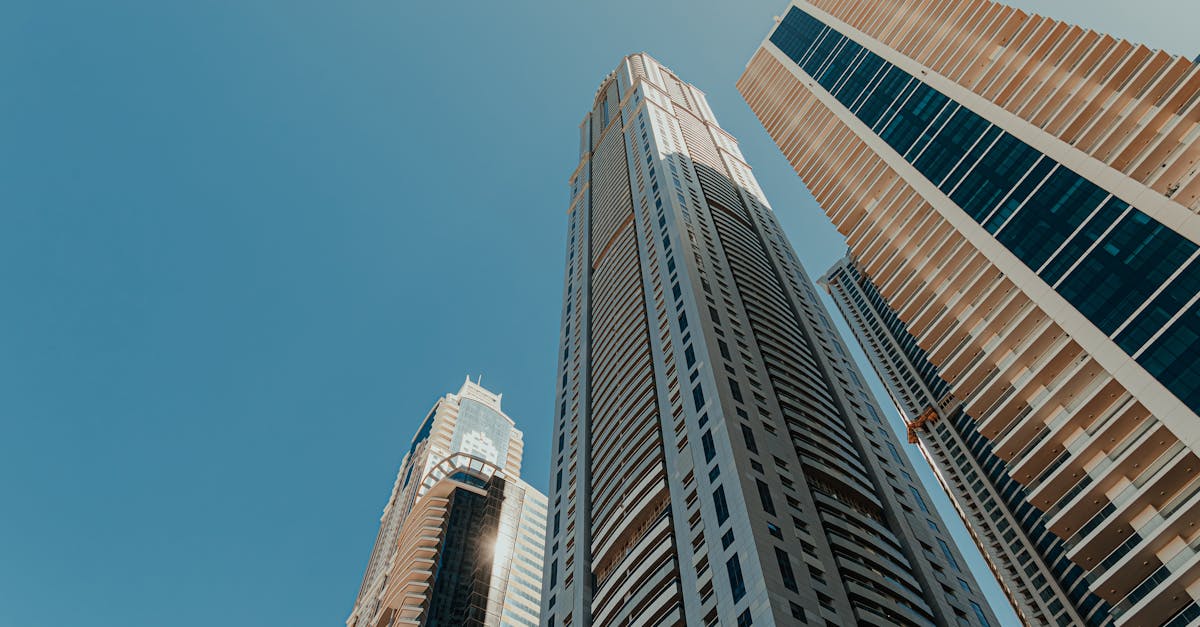 الإمارات تواصل مسيرتها التنموية والإنسانية