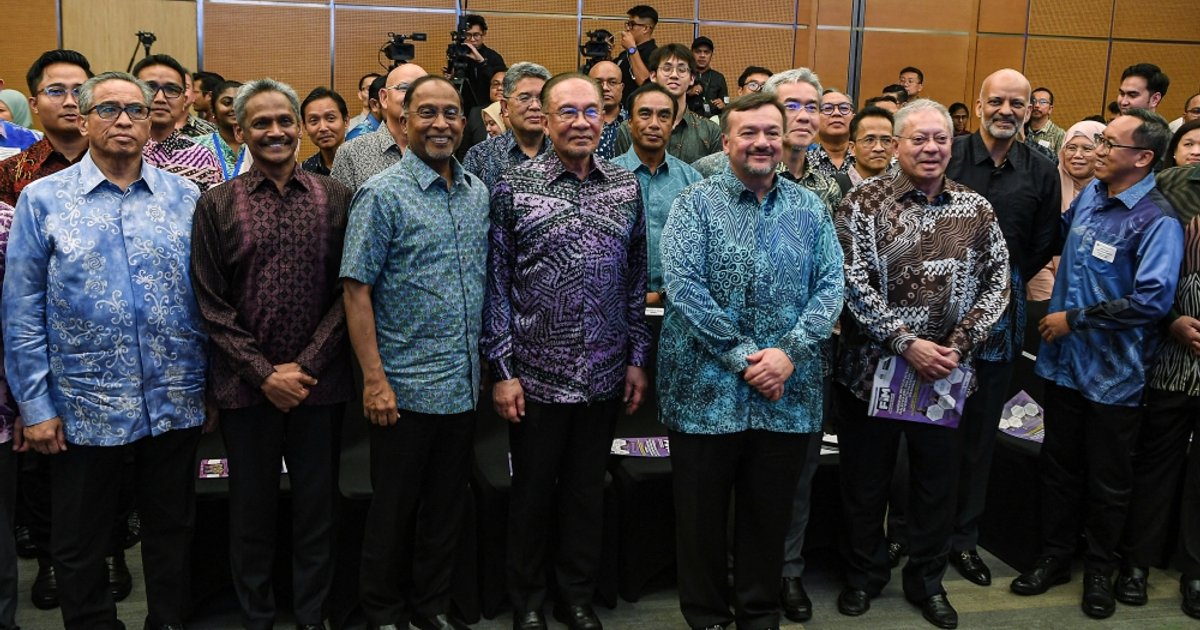 الشرطة تبحث عن رجال في هجوم بالساطور في بيرا