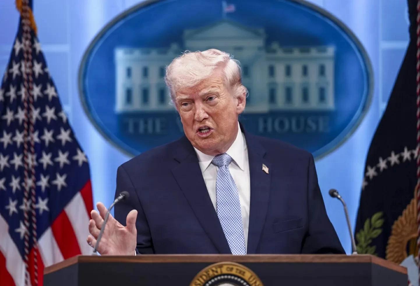 البيت الأبيض ينفي استخدام النووي ضد إيران بعد تصريحات ترمب