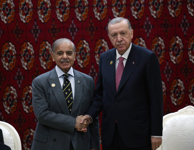 محادثات أردوغان وشريف حول الهدنة في إيران