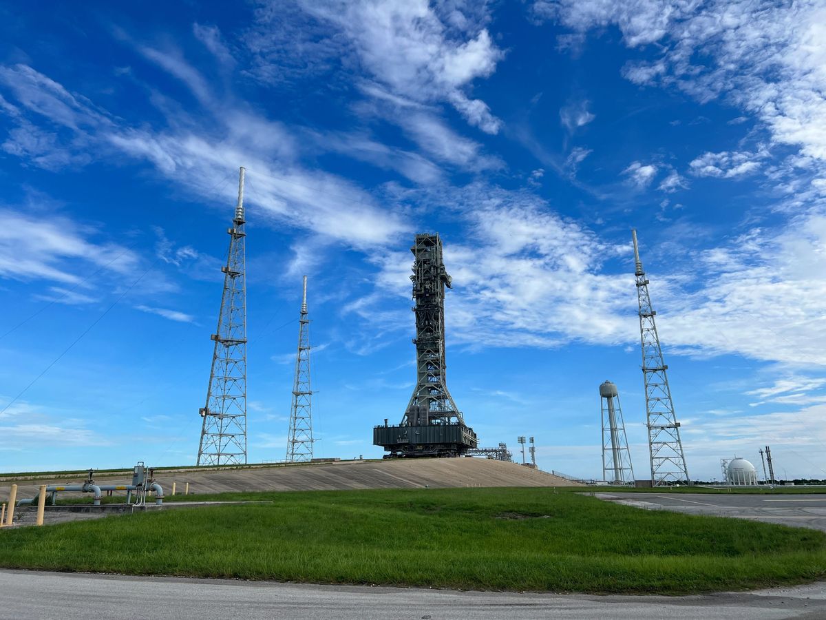 Launch Artemis 2 Astronauts Towards the Moon