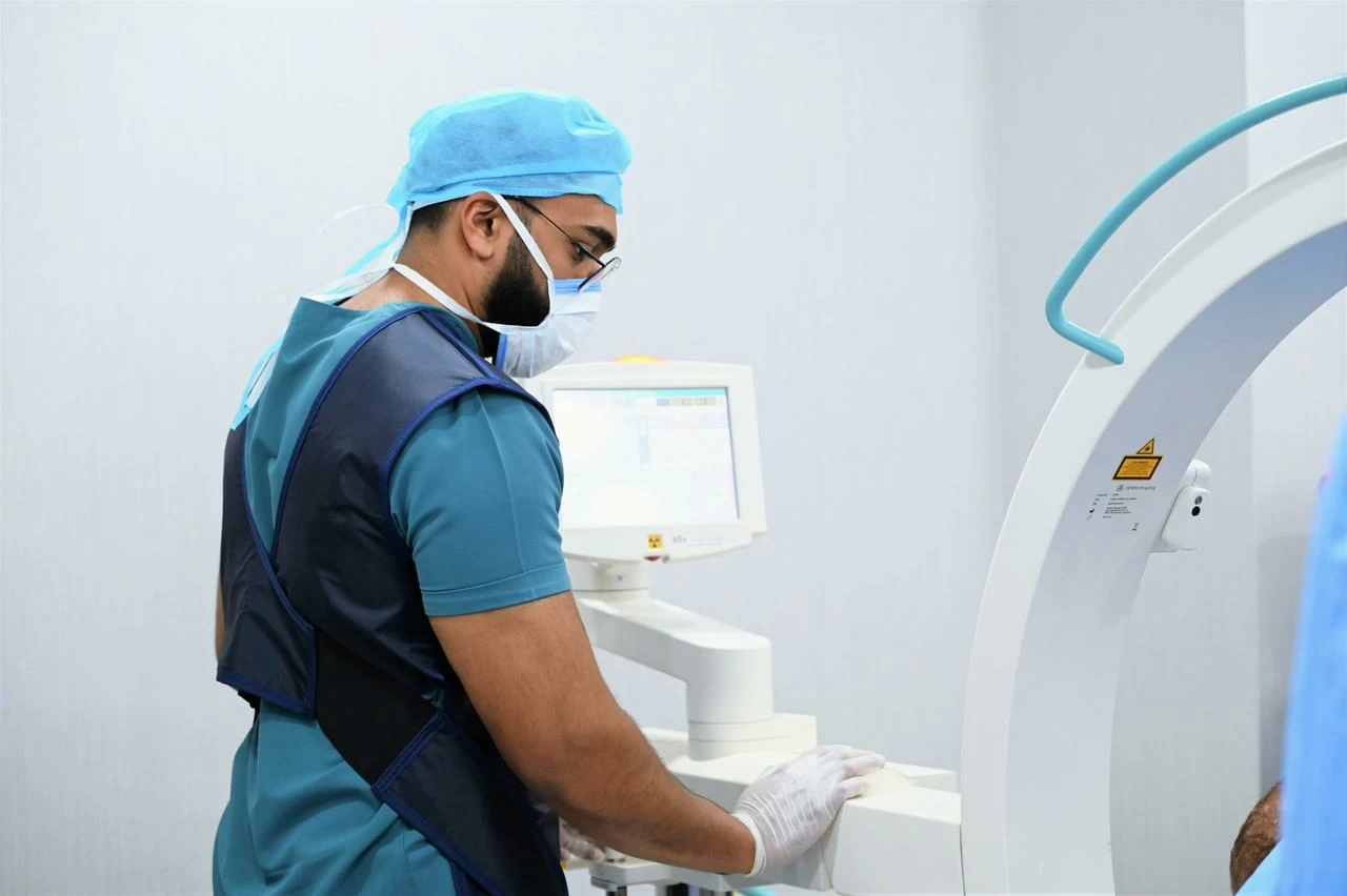 تجمع المدينة المنورة الصحي يُجري أول عملية قسطرة قلبية متنقلة