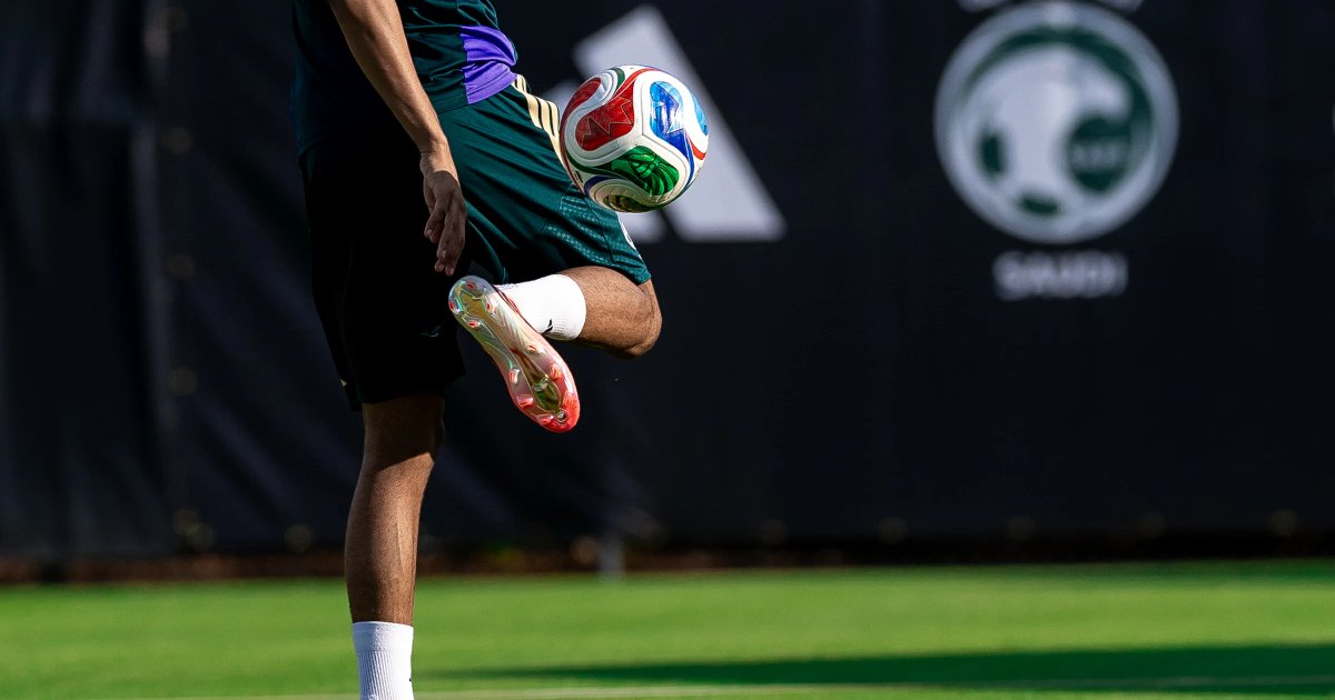 المنتخب السعودي يواجه السنغال في اختبار قبل المونديال