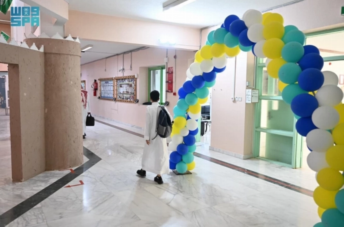 Einschreibung neuer Schüler in die Grundbildung in Saudi-Arabien