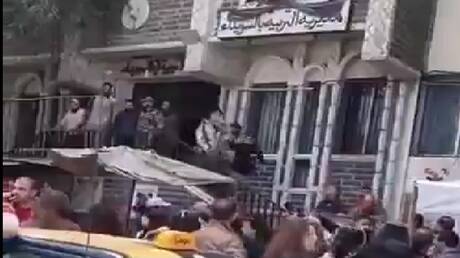 اقتحام مديرية التربية في السويداء احتجاجاً على تغيير إداري