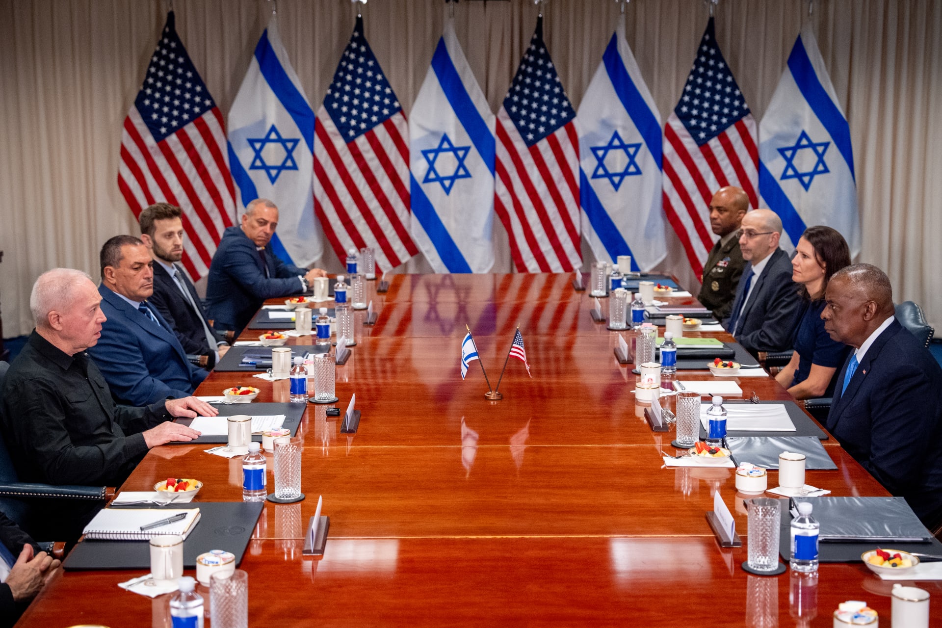 إيران تدخل المفاوضات مع أمريكا في حالة ضعف