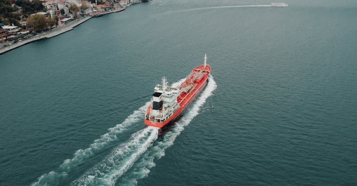 أسعار النفط تتجاوز 115 دولاراً مع تصاعد التوترات في مضيق هرمز