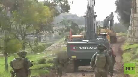 الجيش الإسرائيلي يدمر منشآت لحزب الله