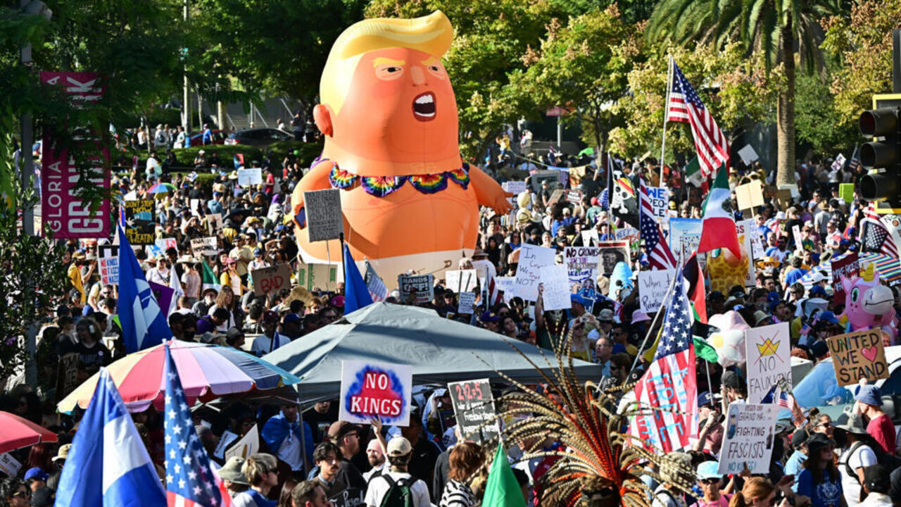 Demonstrasi menentang kebijakan Trump di Amerika