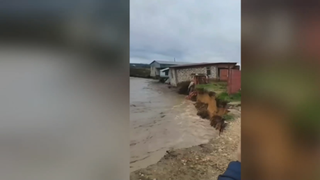 انهيار منزل في داغستان بسبب الفيضانات