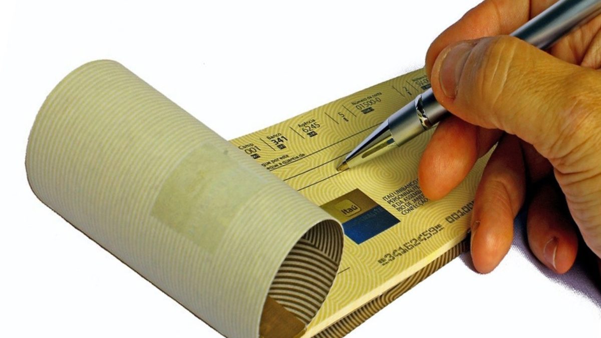 تحذيرات من احتيال مالي: شيك دعوى جماعية