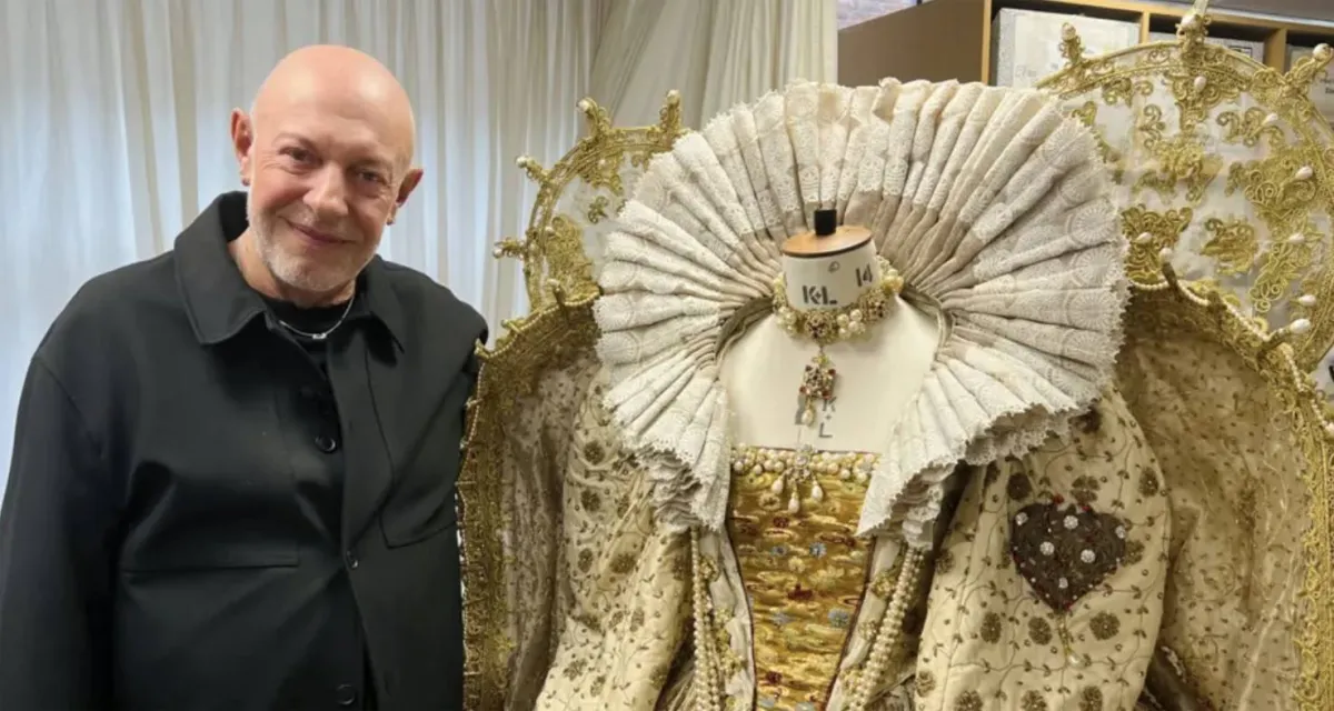 ستيفن رودويل يودع عالم الأزياء بعد 43 عاماً من الإبداع