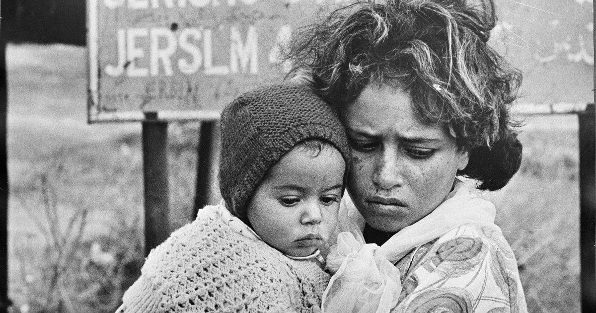 احتجاز الفلسطينيين على معبر اللنبي تحت الاحتلال