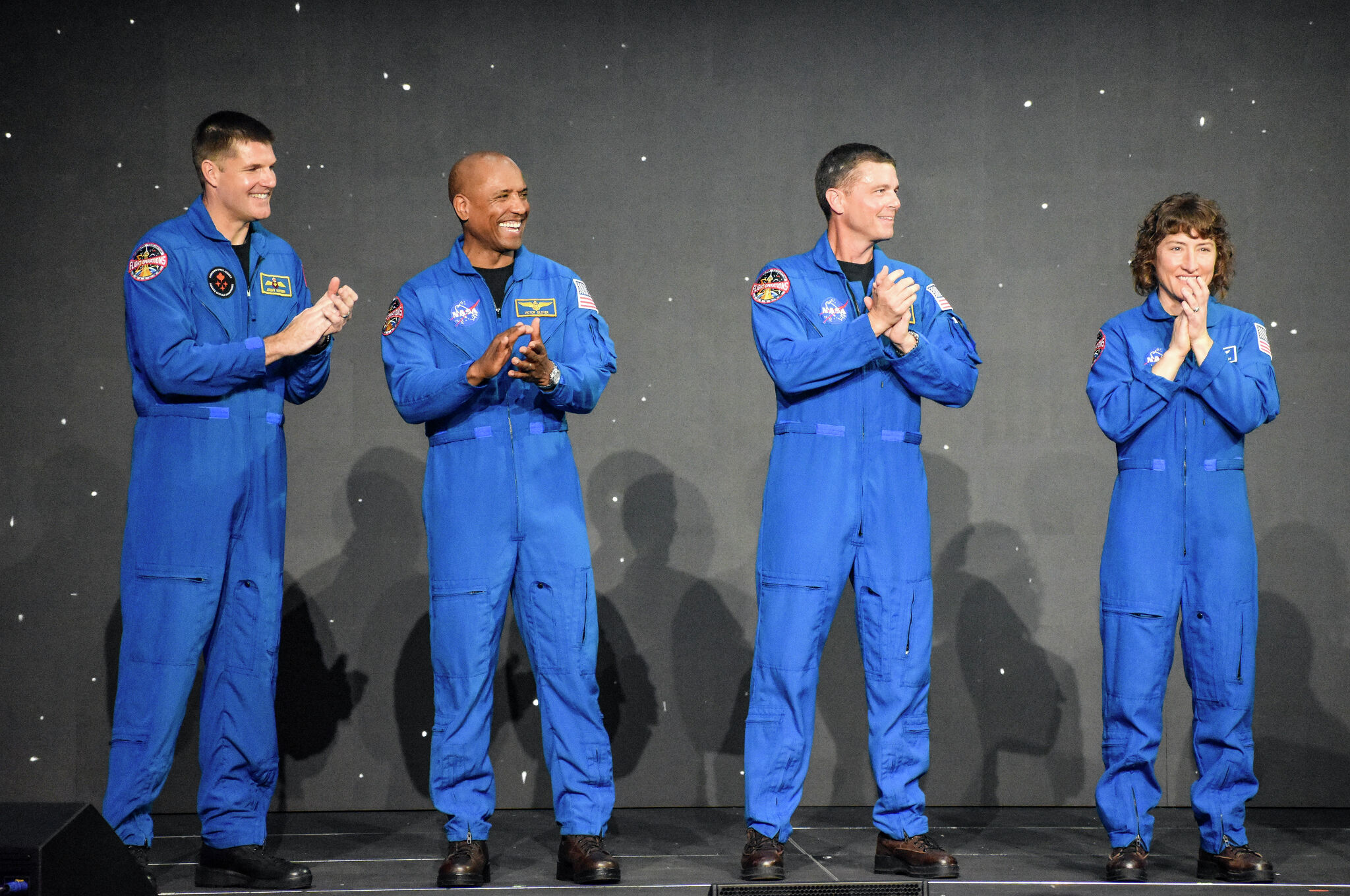 عودة رواد الفضاء من مهمة Artemis II إلى الأرض