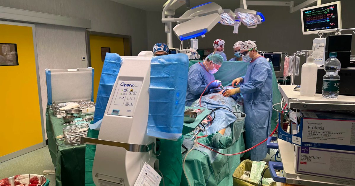 Préparation d'une nouvelle salle d'opération à Alexandrie