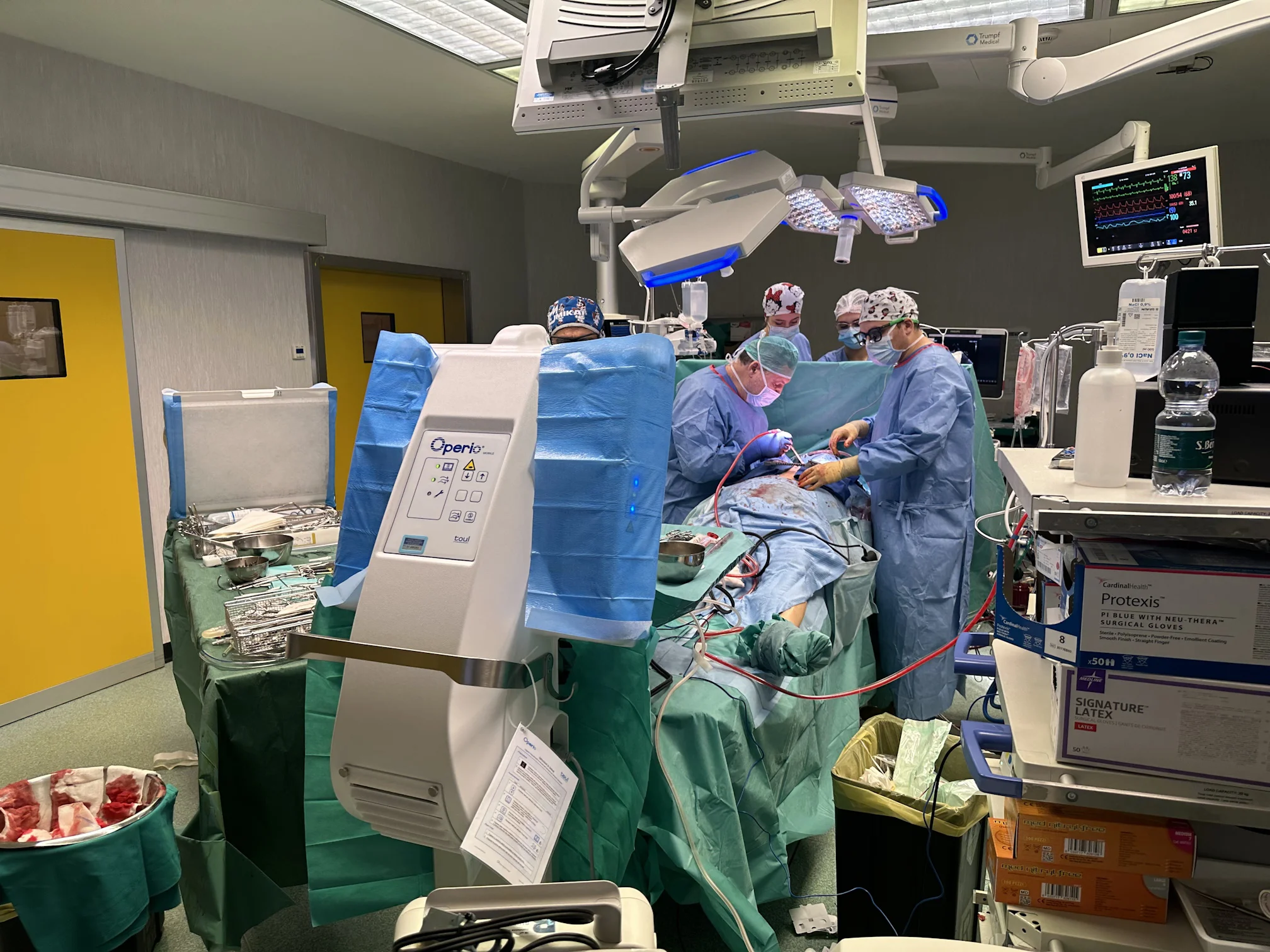 تجهيز غرفة عمليات جديدة بمستشفيات جامعة الإسكندرية