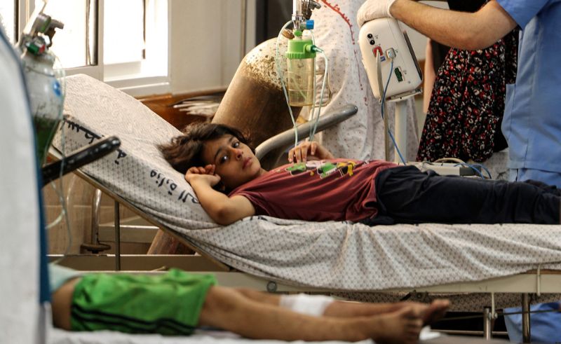 Besuch des Bildungsministers zur Gesundheitsüberprüfung von Schülern