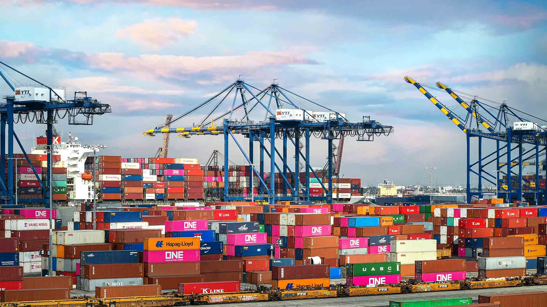 Beijing Condemns US Tariffs: Violation of International Law