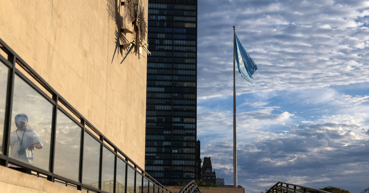 زيارة مبعوث الأمم المتحدة إلى إيران وجهود السلام