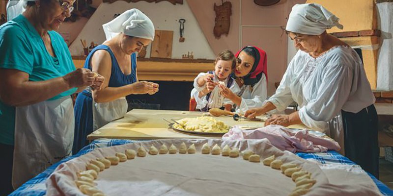 أسرار طول العمر: ماذا يأكل أبناء المعمّرين؟