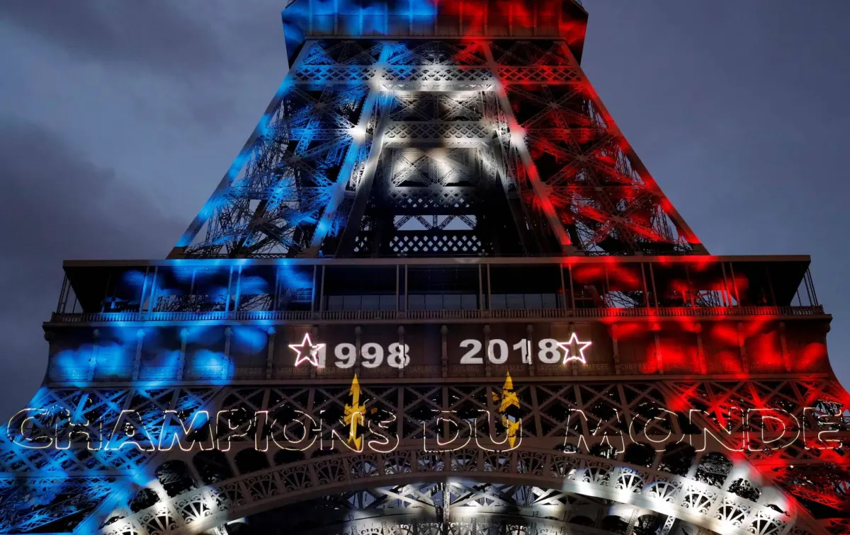 WM 1998: Frankreich gewinnt in spannungsgeladener Atmosphäre