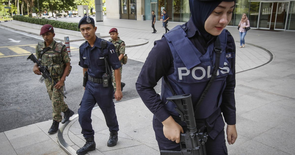 إلقاء القبض على مواطن ماليزي تجاوز فترة إقامته في إندونيسيا