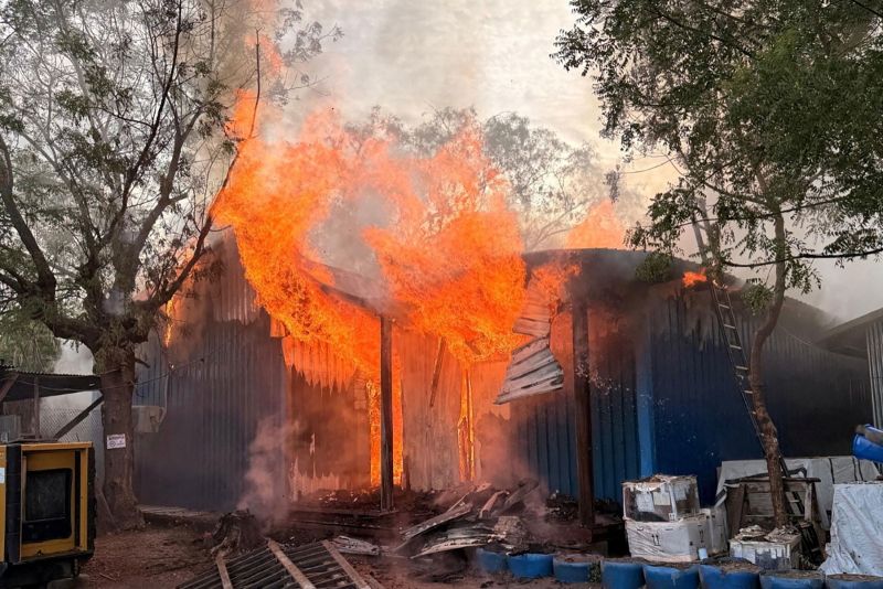 جراح يحافظ على مستشفى في السودان وسط النزاع