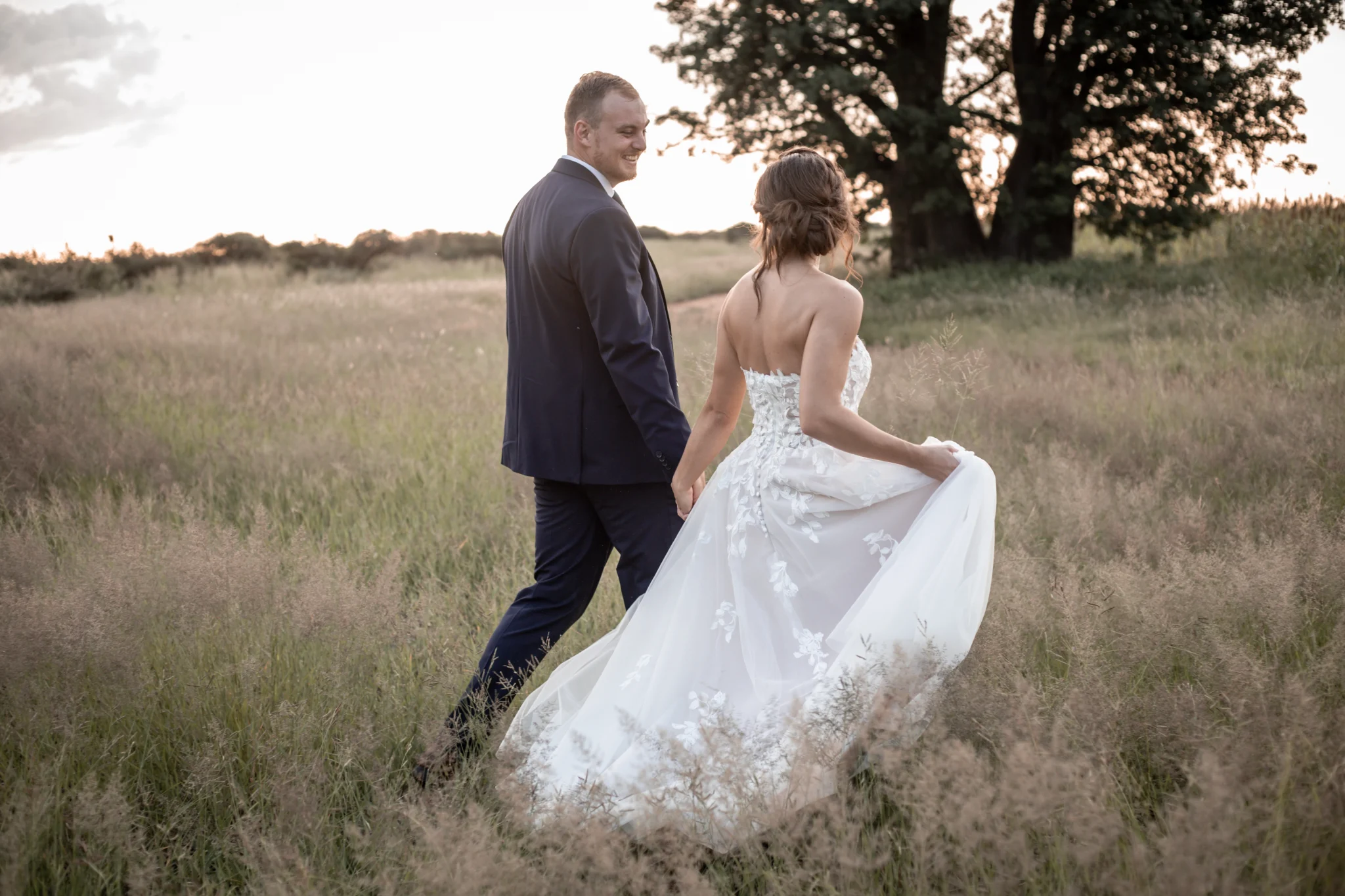 زفاف إل رومي وشيفا: تجمع بين الفن والسياسة