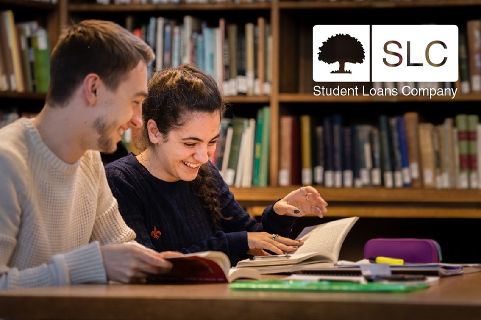 تحديد سعر فائدة قروض الطلاب في المملكة المتحدة