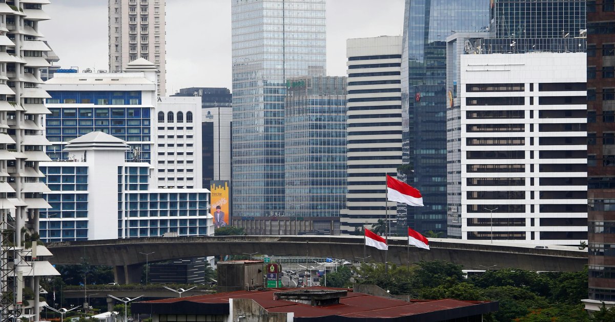 Indonesia's Economic Challenges Amid Global Disruptions