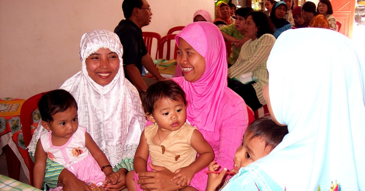 تعزيز التغذية المجانية للأمهات والأطفال في إندونيسيا