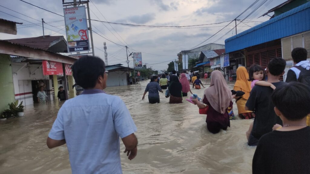 مساعدات إندونيسية لضحايا الكوارث الطبيعية