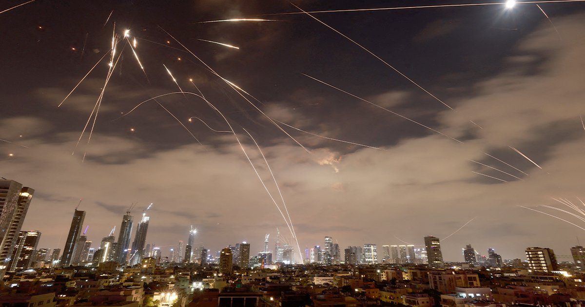 L'armée intercepte un missile iranien et deux drones