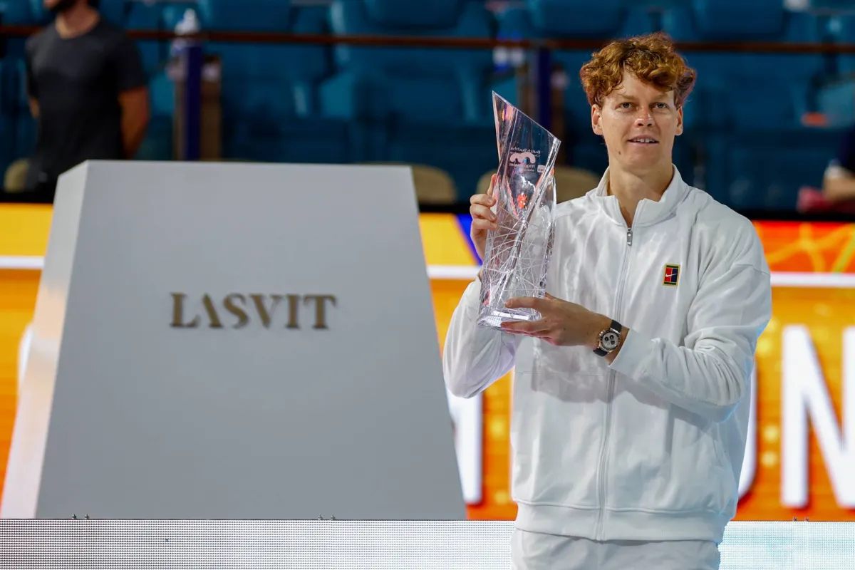 سينر يتوج بلقب دورة ميامي المفتوحة للتنس