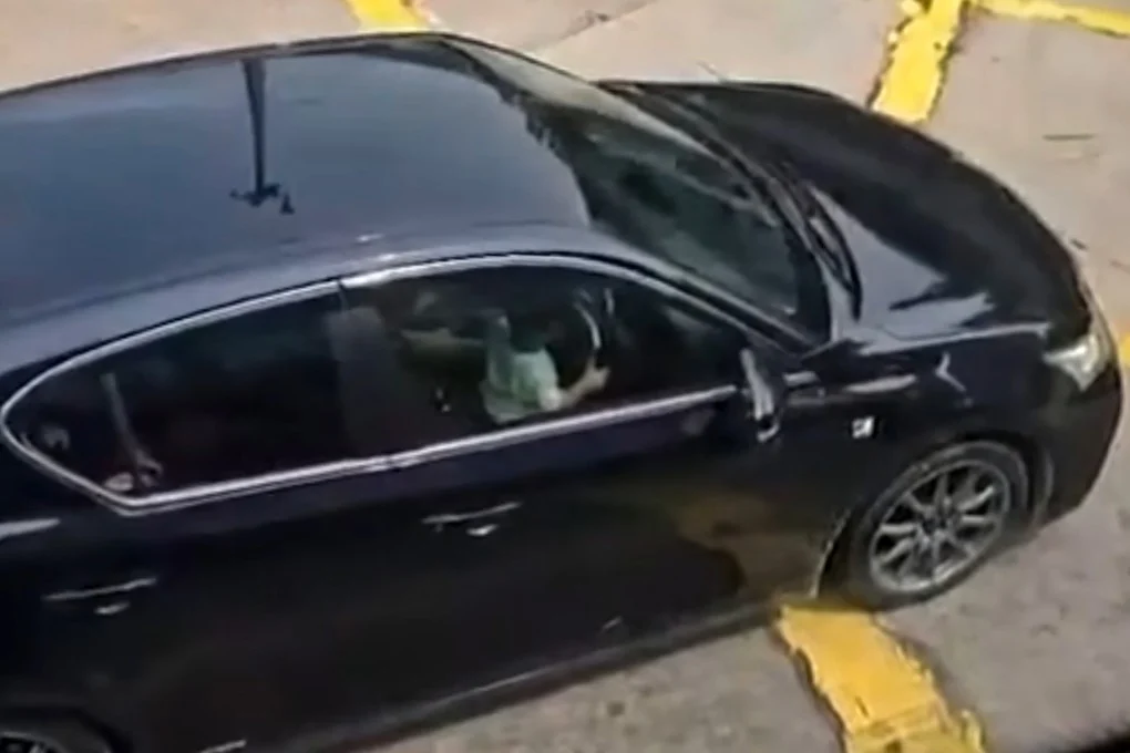 Vorfall mit Kind am Steuer in Hongkong sorgt für Aufregung