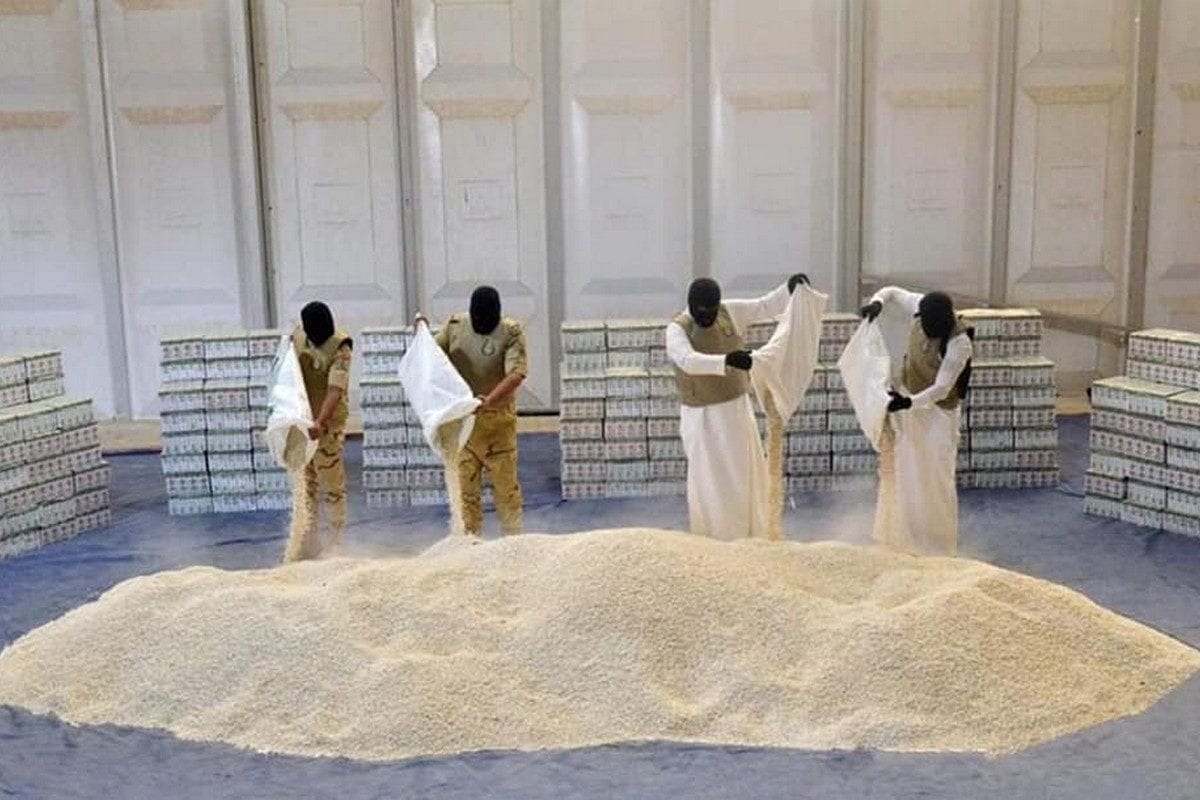 أمن الطرق في مكة يضبط مواطناً بحوزته 1200 قرص دوائي