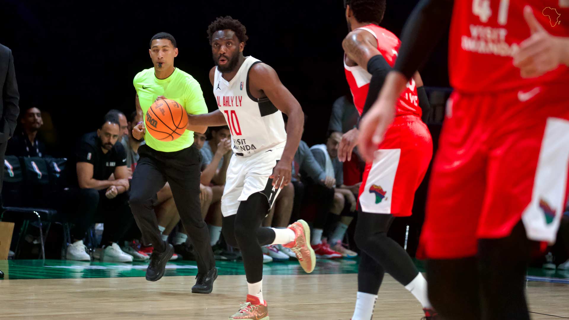 الأهلي يقترب من ضم نجم بيراميدز السابق