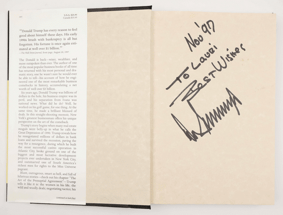 أمريكا تصدر جوازات سفر بصورة ترامب وتوقيعه الذهبي