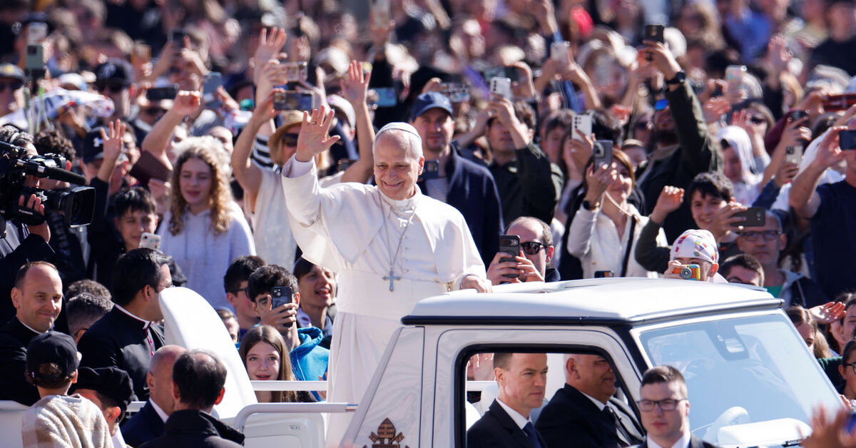 البابا ليون يرحب بوقف إطلاق النار في إيران