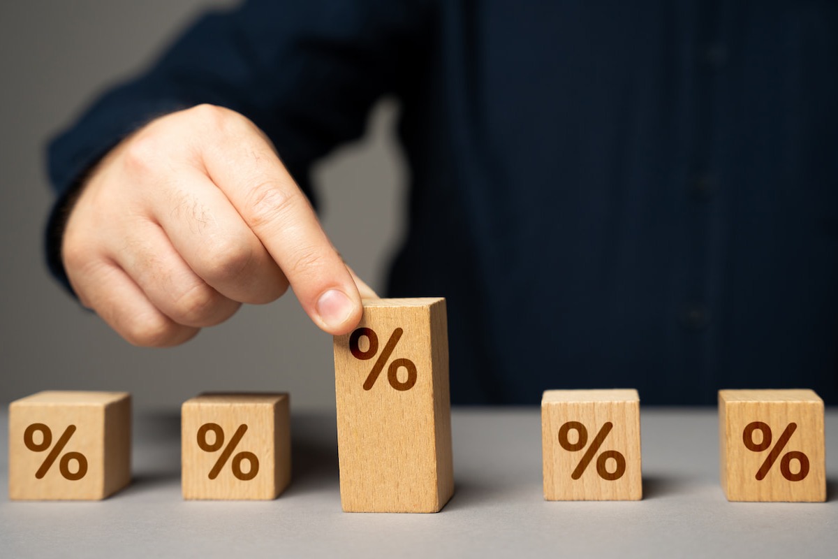 تراجع أسعار الفائدة والنفط يعزز سوق الإسكان الأمريكي