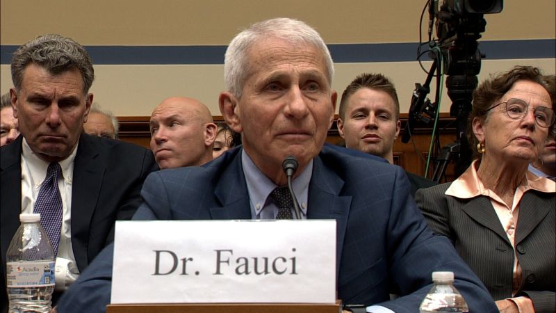 اتهام مستشار فوتشي بإخفاء معلومات كورونا