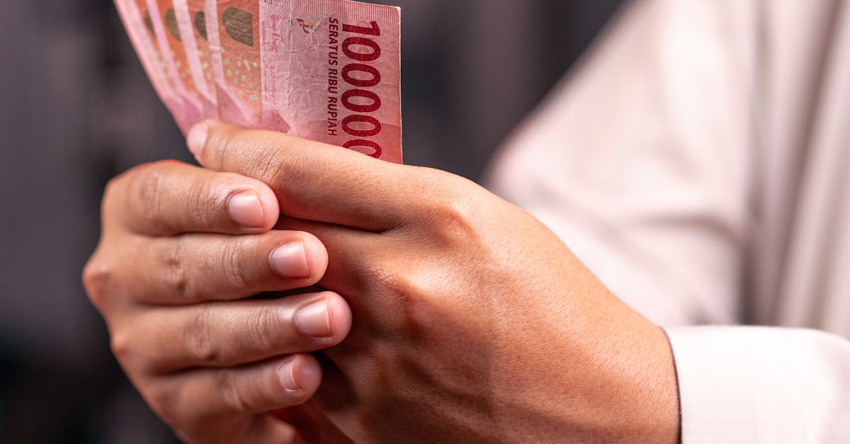 رفع الحد الأدنى للأجور في مصر إلى 8 آلاف جنيه