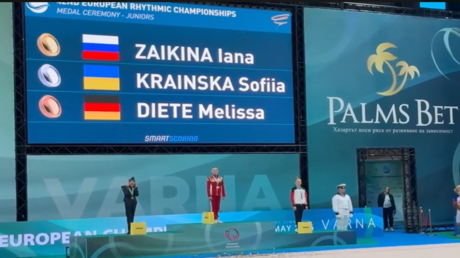 Ukrainische Athletin während russischer Hymne unangemessen