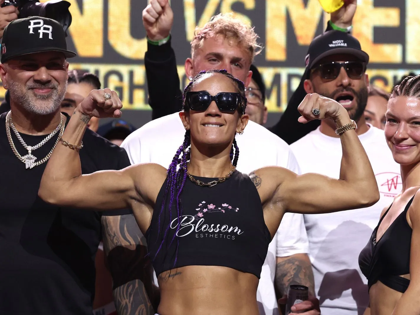 مواجهة مثيرة: سيرانو ضد هانسون في بطولة MVPW-03