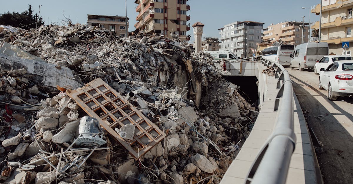 غارات إسرائيلية على لبنان تسفر عن مآسي إنسانية