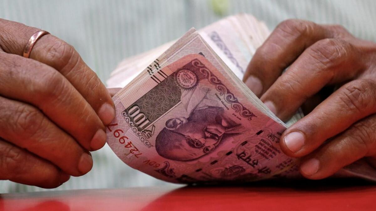 تراجع الروبية الهندية أمام الدولار: أدنى مستوى تاريخي