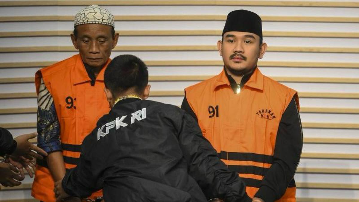 حريق منزل شاهد في قضية فساد إندونيسية