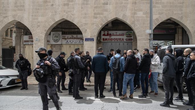 Palestinian youth injured in Hebron and Al-Aqsa closure